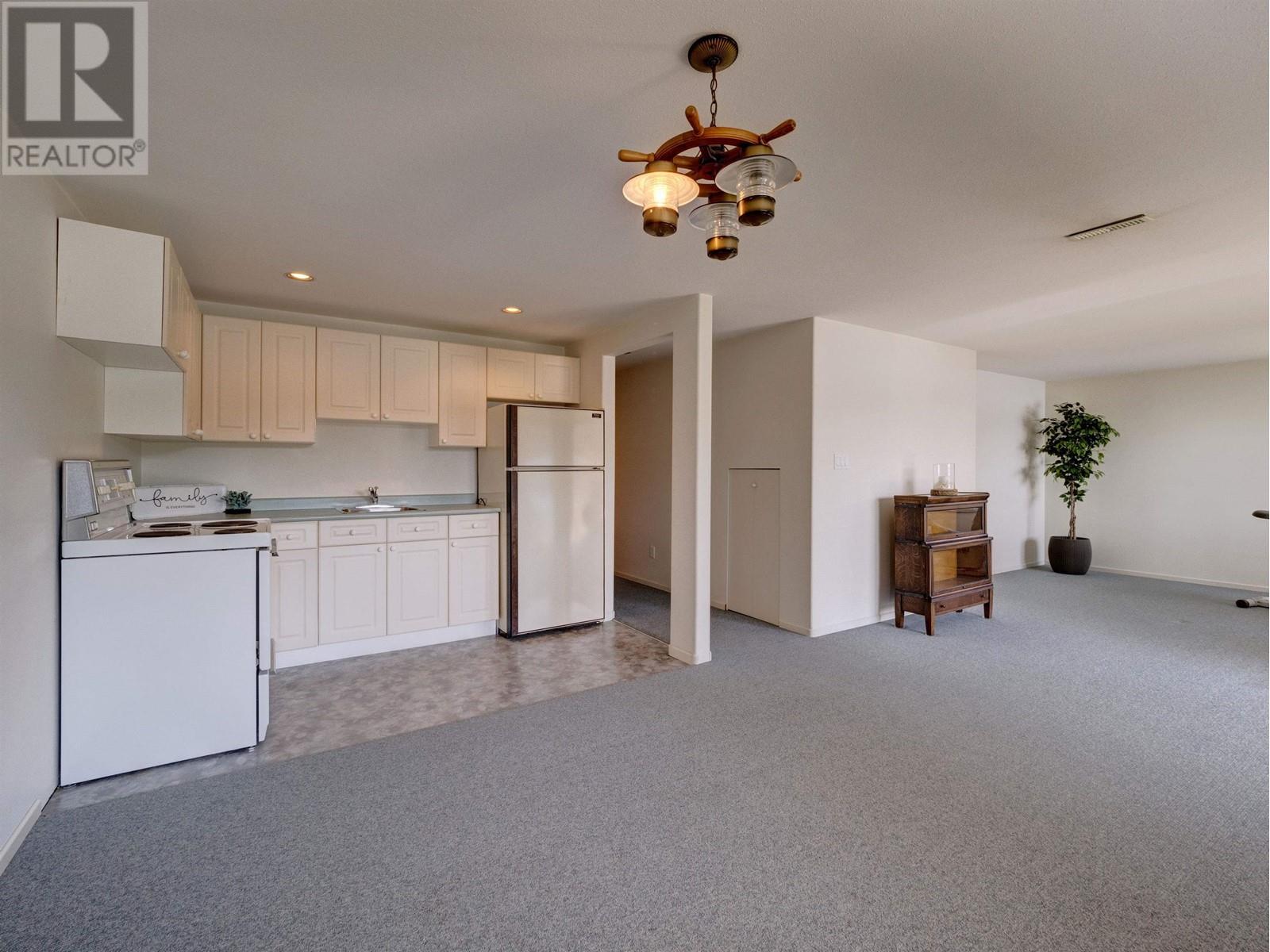 7659 Redrooffs Road, Halfmoon Bay, British Columbia  V0N 1Y1 - Photo 22 - R2806102