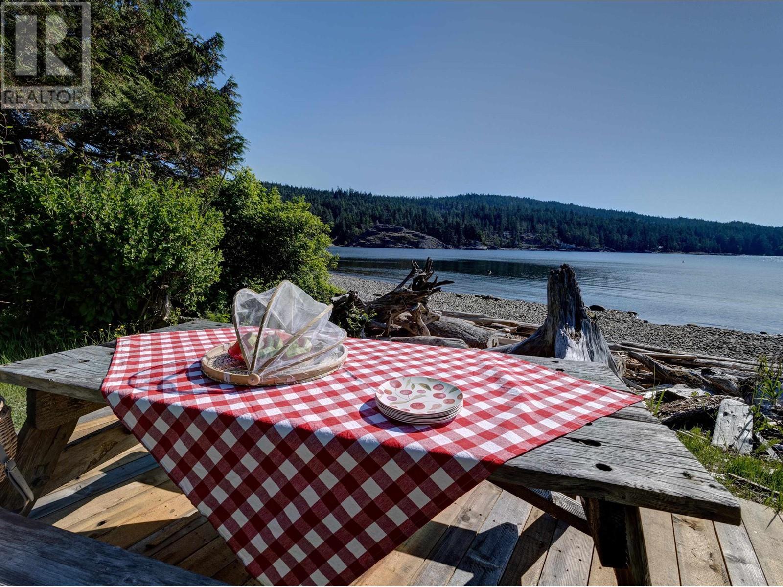 7659 Redrooffs Road, Halfmoon Bay, British Columbia  V0N 1Y1 - Photo 8 - R2806102