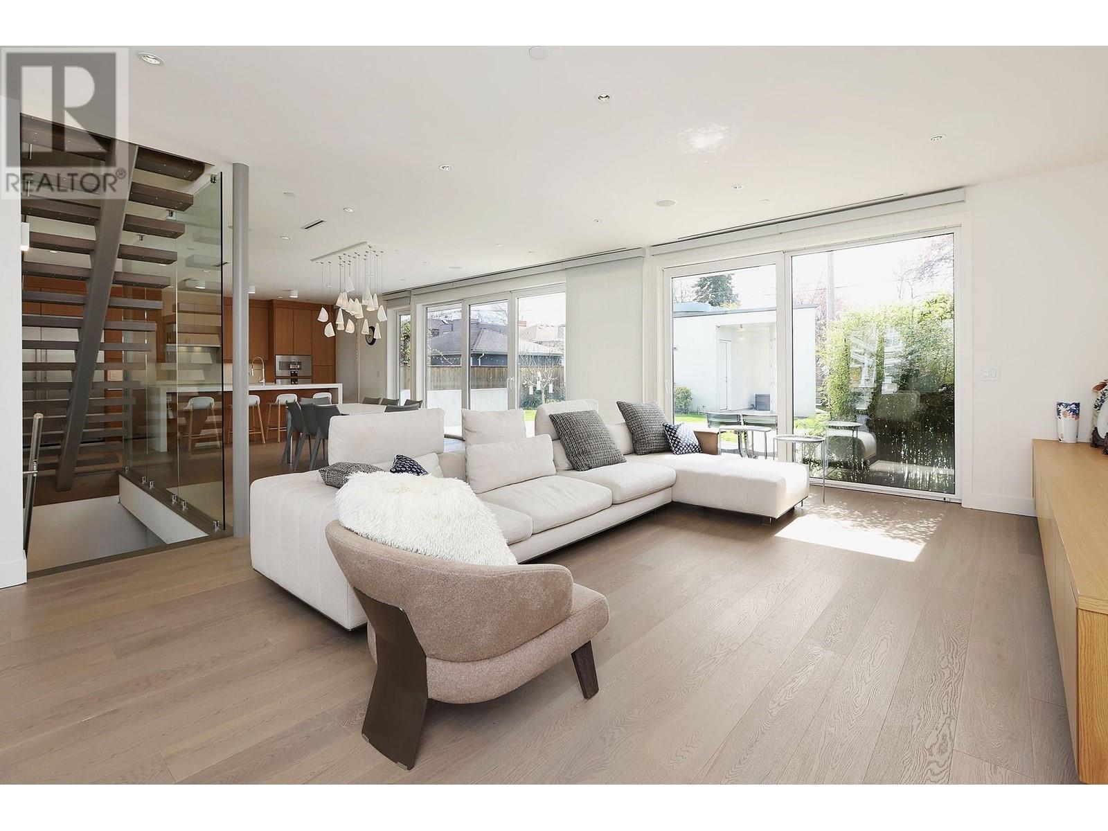 2576 W 18th Avenue, Vancouver, British Columbia  V6L 1B1 - Photo 3 - R2805587