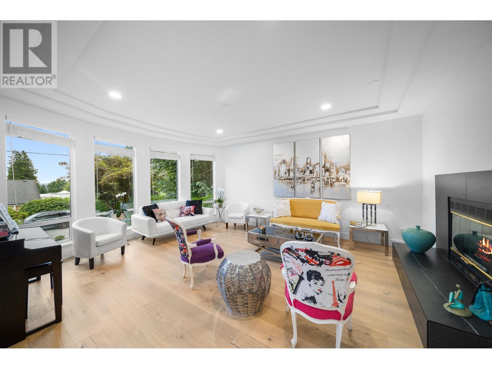 1543 Jefferson Avenue, West Vancouver, British Columbia  V7V 2A2 - Photo 2 - R2805442
