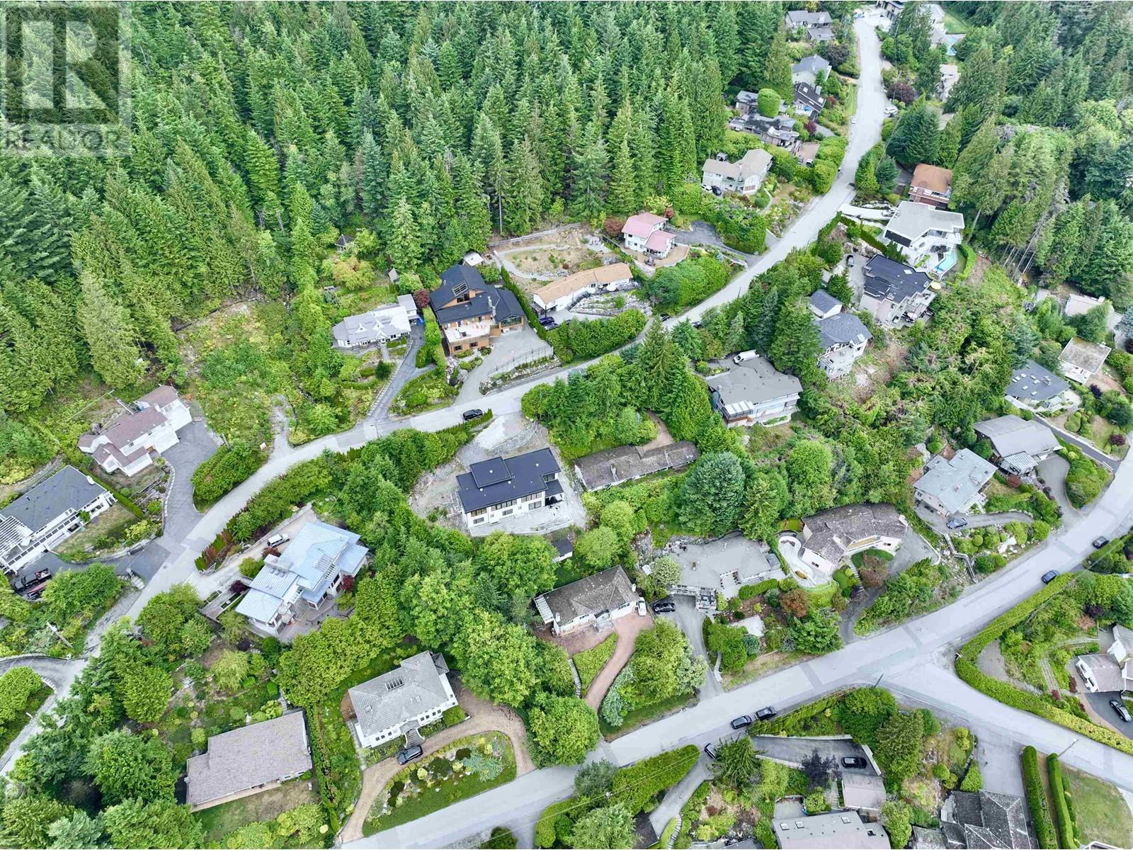 567 Ballantree Road, West Vancouver, British Columbia  V7S 1W4 - Photo 3 - R2806245