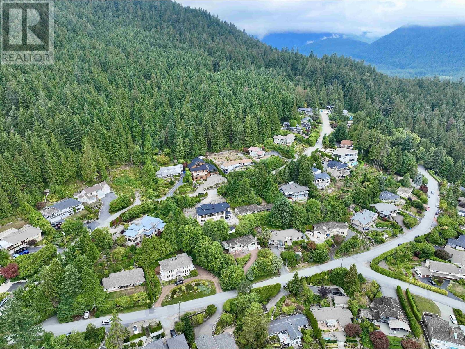 567 Ballantree Road, West Vancouver, British Columbia  V7S 1W4 - Photo 4 - R2806245