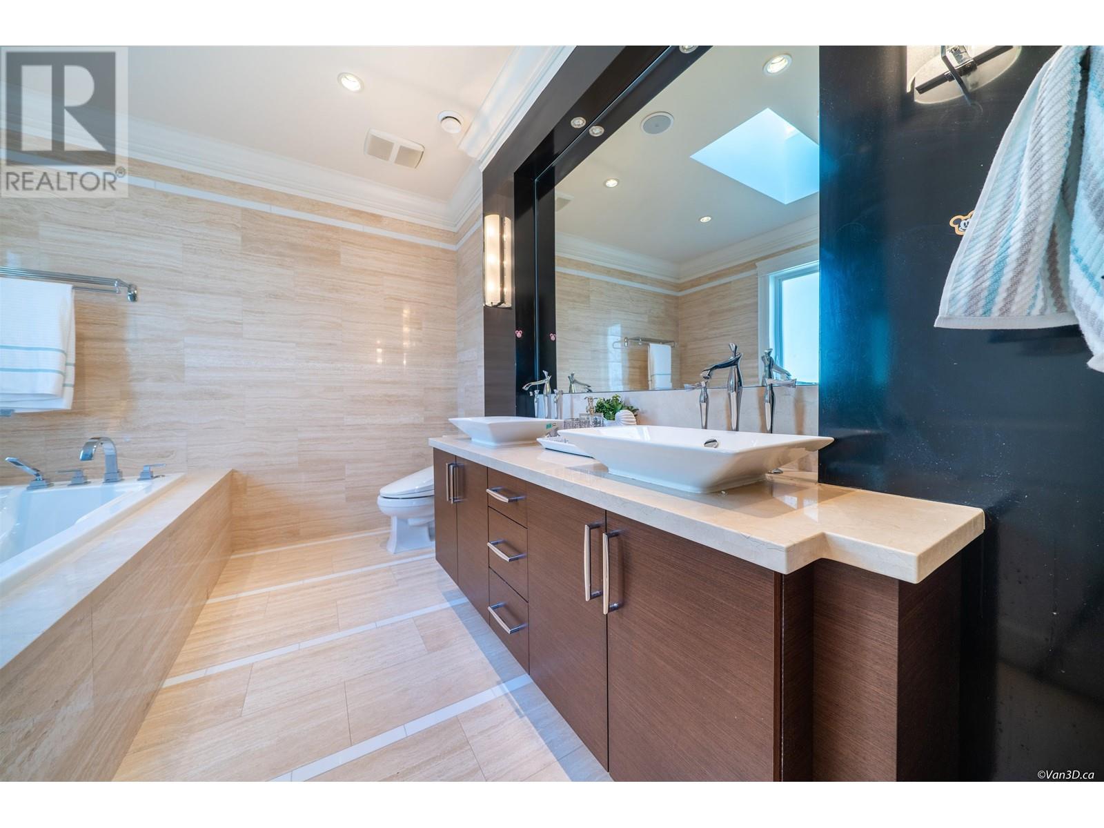 7591 Barkerville Court, Richmond, British Columbia  V7A 1K8 - Photo 31 - R2804780