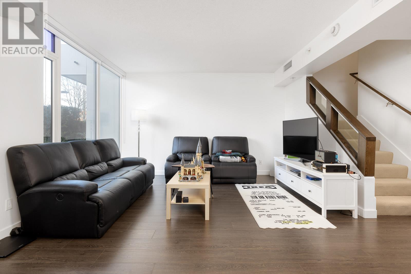 6532 Nelson Avenue, Burnaby, British Columbia  V5H 0G6 - Photo 4 - R2806253