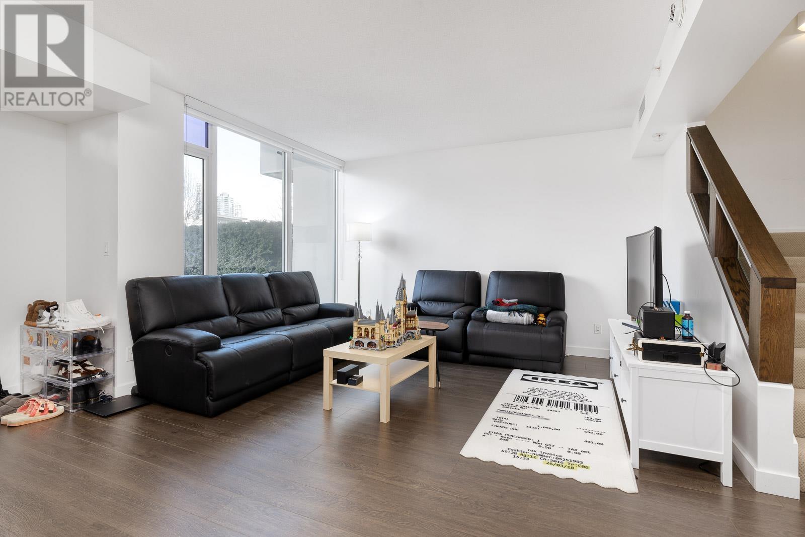 6532 Nelson Avenue, Burnaby, British Columbia  V5H 0G6 - Photo 3 - R2806253