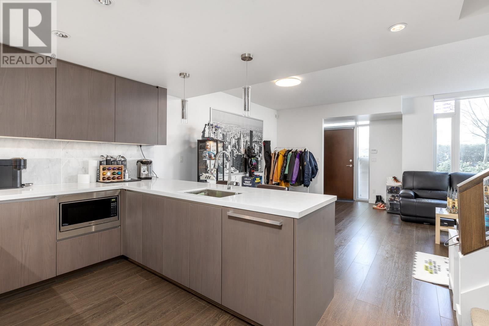 6532 Nelson Avenue, Burnaby, British Columbia  V5H 0G6 - Photo 10 - R2806253