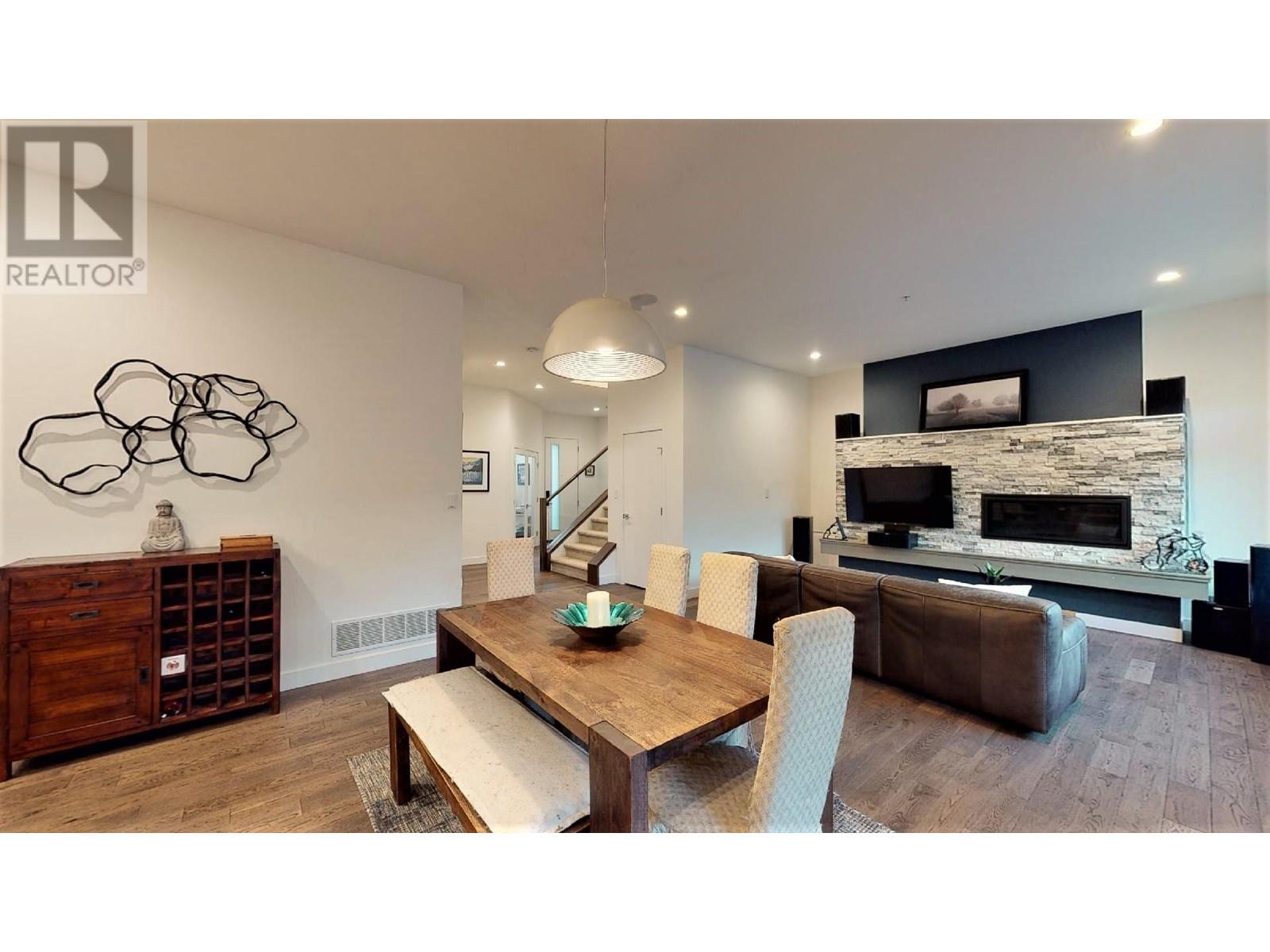 39248 Cardinal Drive, Squamish, British Columbia  V8B 0V3 - Photo 2 - R2805550