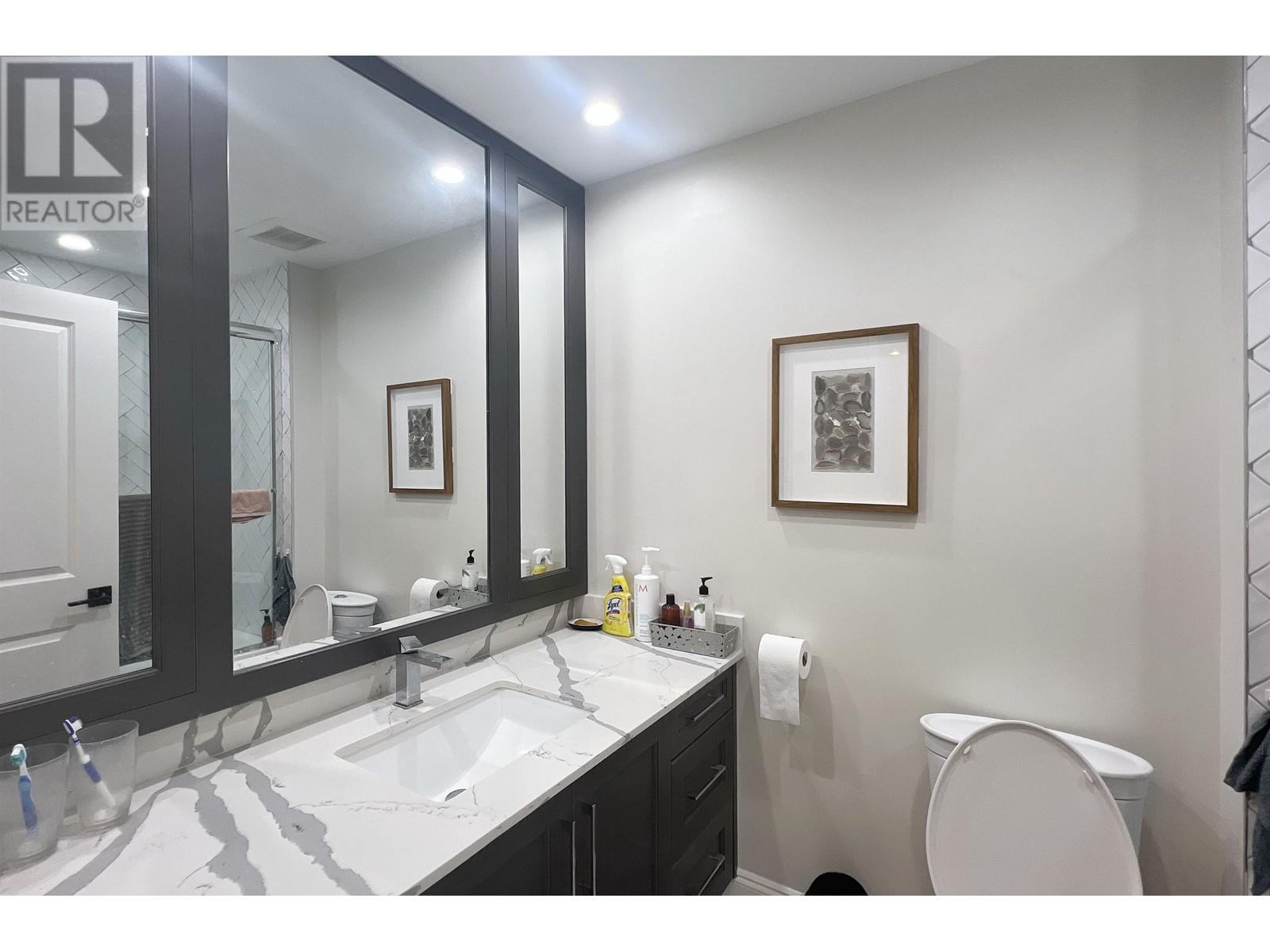 202 Seventh Avenue, New Westminster, British Columbia  V3L 4H6 - Photo 20 - R2806264