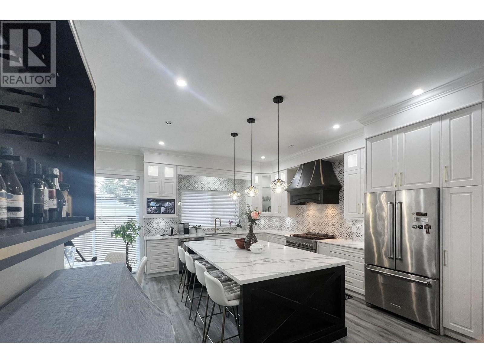 202 Seventh Avenue, New Westminster, British Columbia  V3L 4H6 - Photo 6 - R2806264