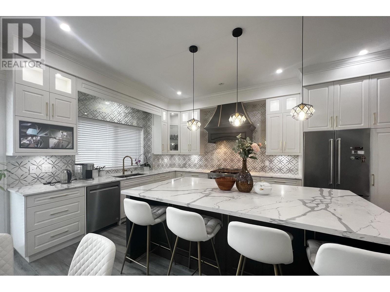 202 Seventh Avenue, New Westminster, British Columbia  V3L 4H6 - Photo 8 - R2806264