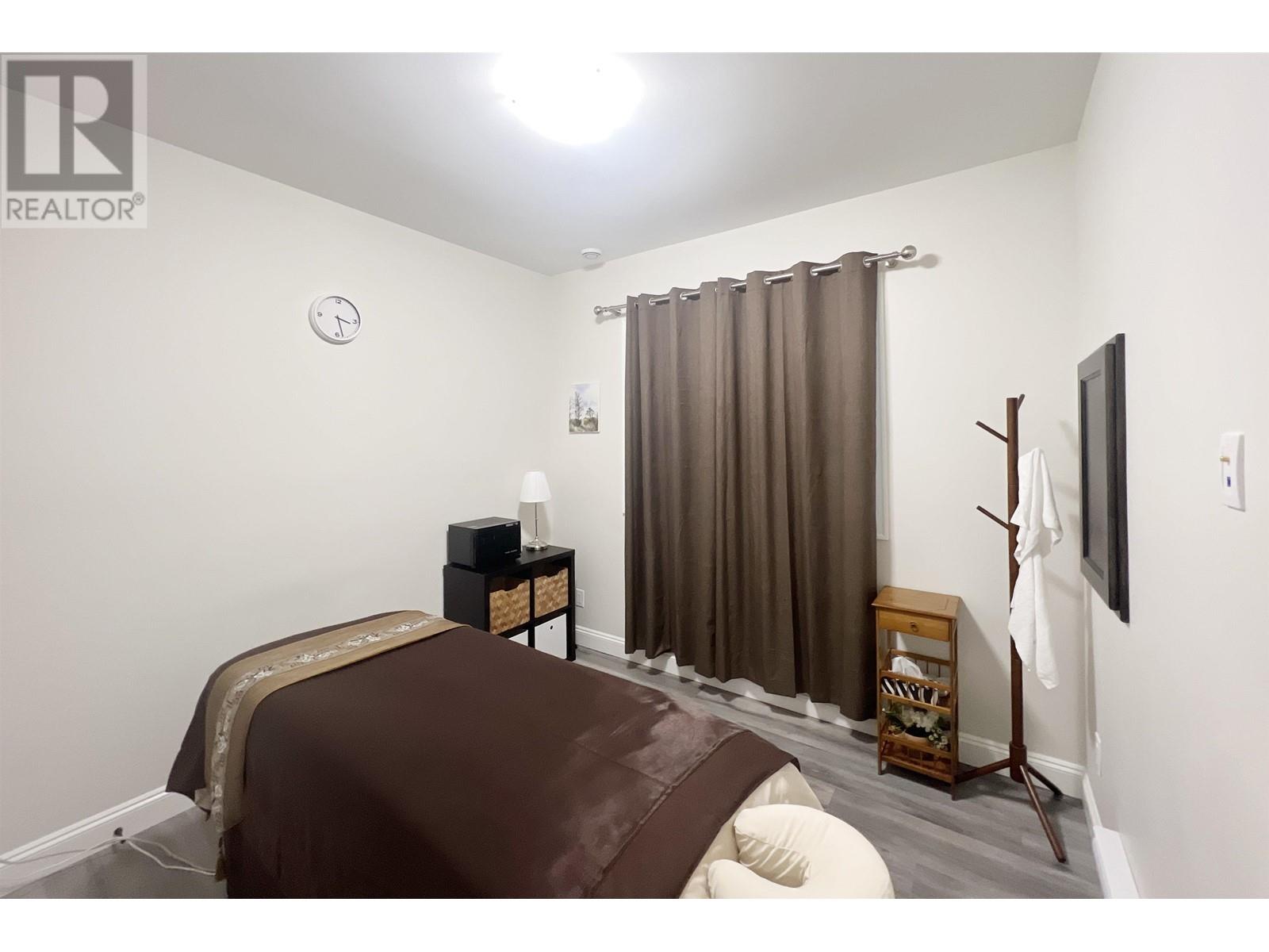 202 Seventh Avenue, New Westminster, British Columbia  V3L 4H6 - Photo 32 - R2806264
