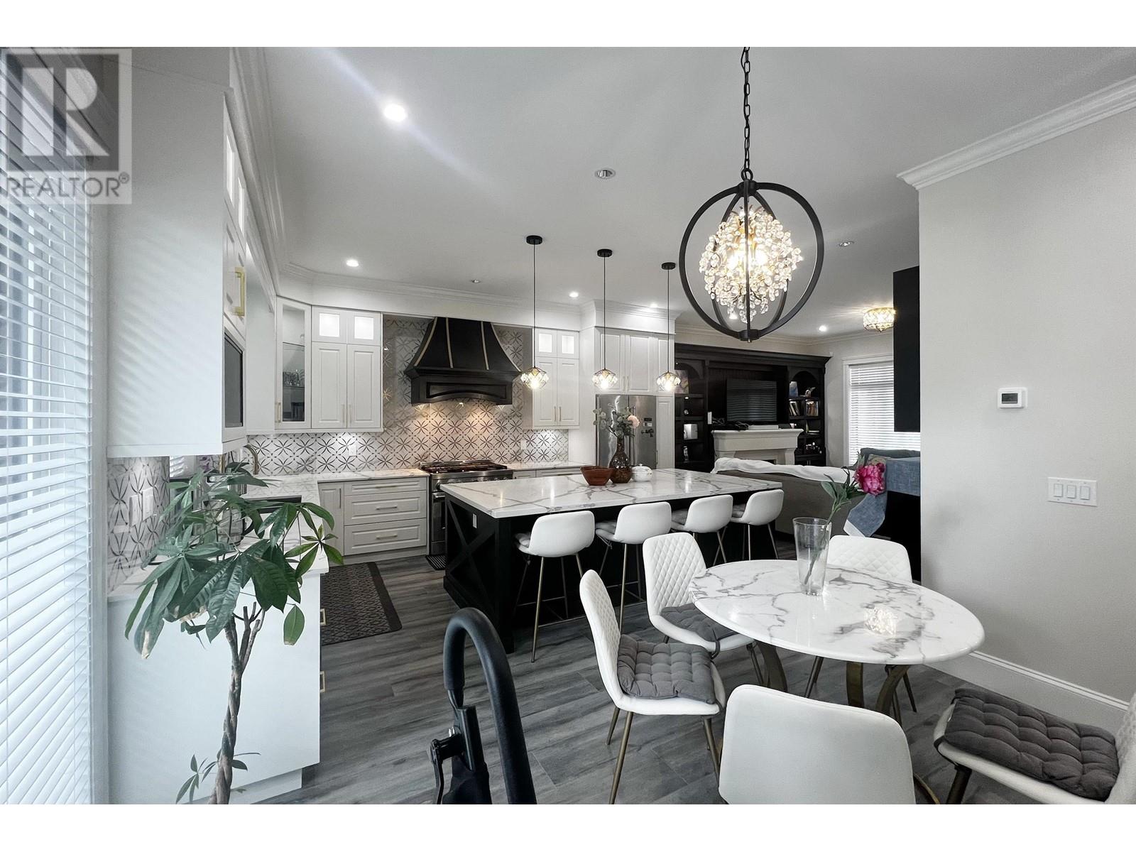 202 Seventh Avenue, New Westminster, British Columbia  V3L 4H6 - Photo 10 - R2806264