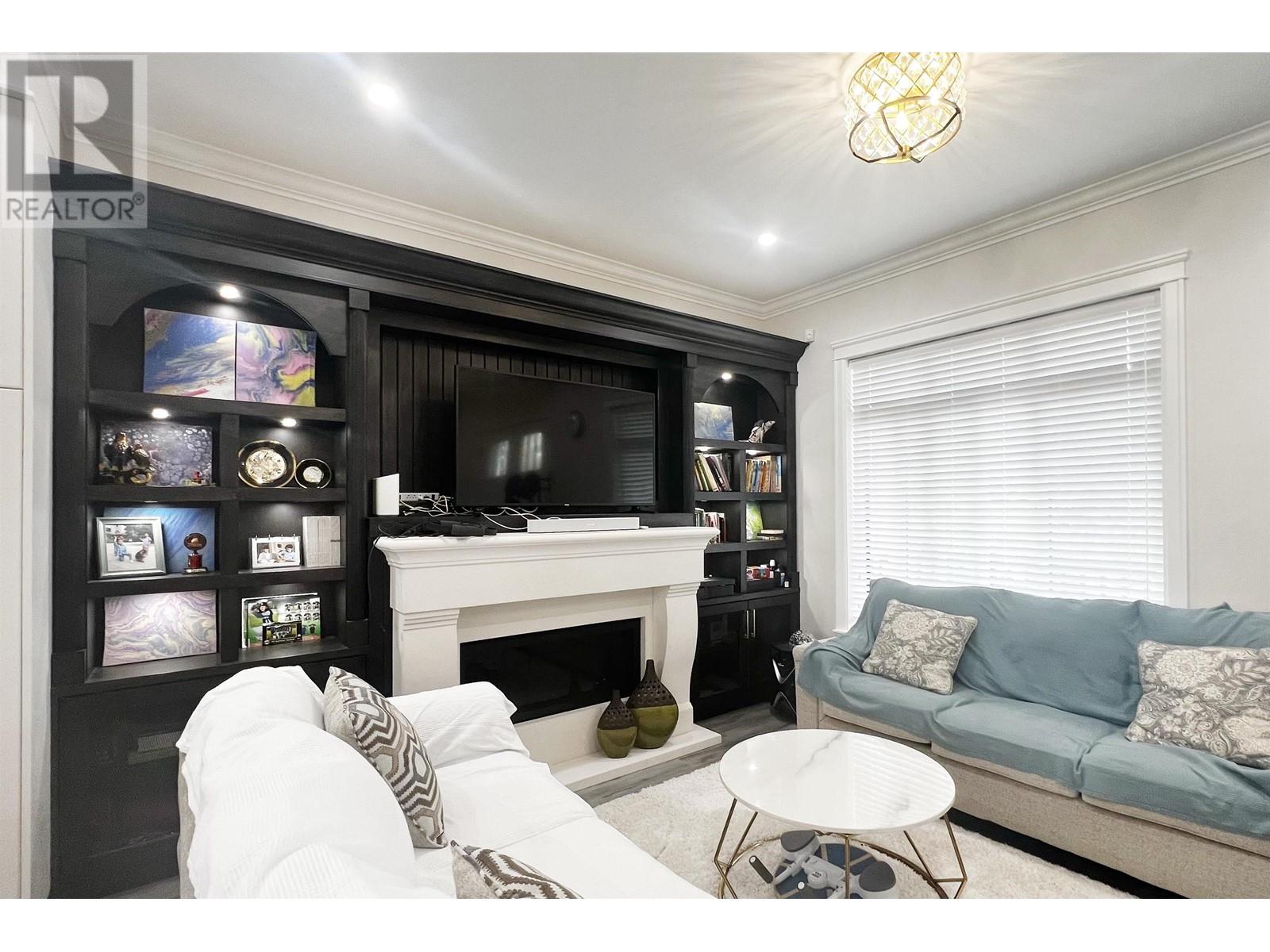 202 Seventh Avenue, New Westminster, British Columbia  V3L 4H6 - Photo 5 - R2806264