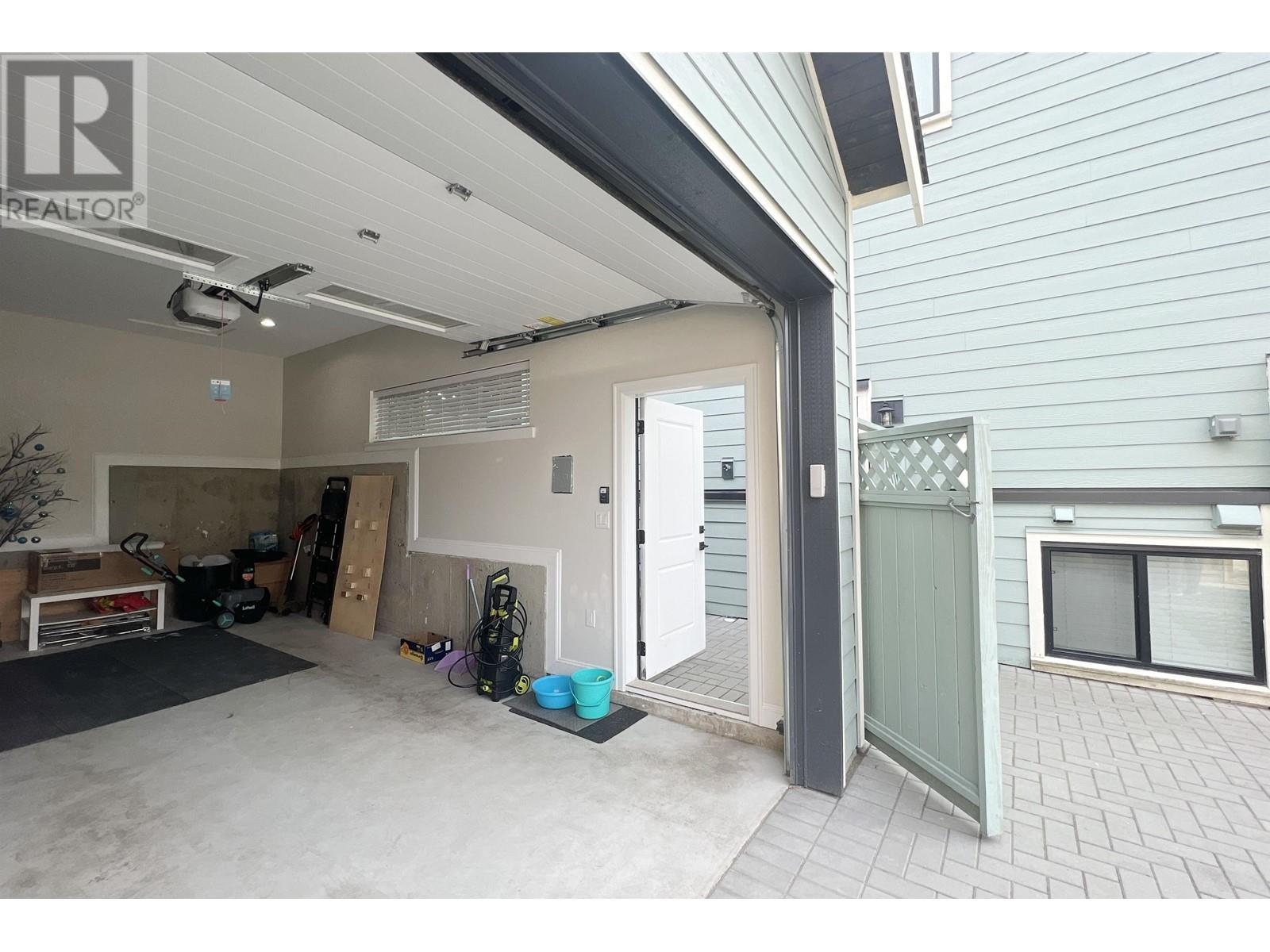 202 Seventh Avenue, New Westminster, British Columbia  V3L 4H6 - Photo 38 - R2806264