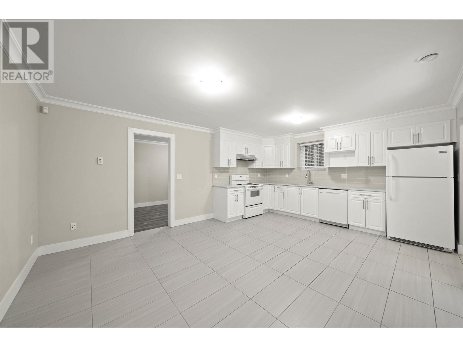 8051 12th Avenue, Burnaby, British Columbia  V3N 2K9 - Photo 13 - R2806220