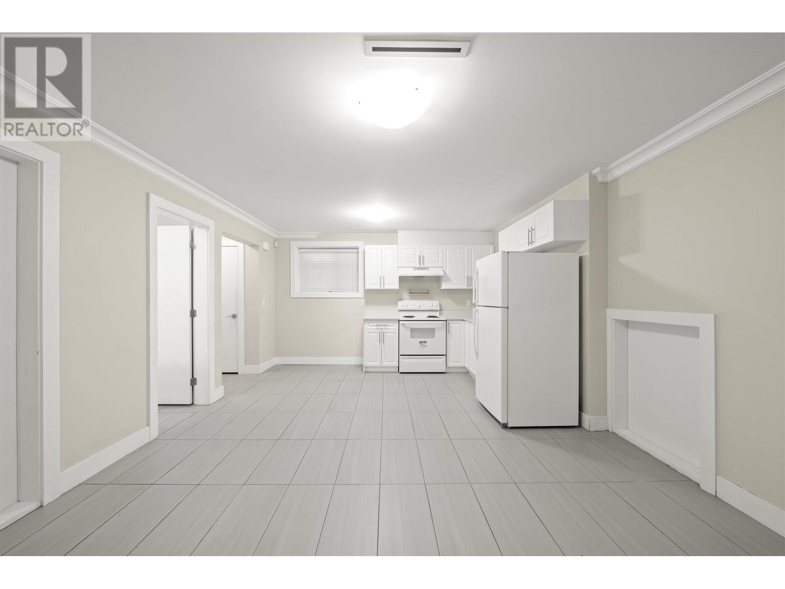 8051 12th Avenue, Burnaby, British Columbia  V3N 2K9 - Photo 10 - R2806220