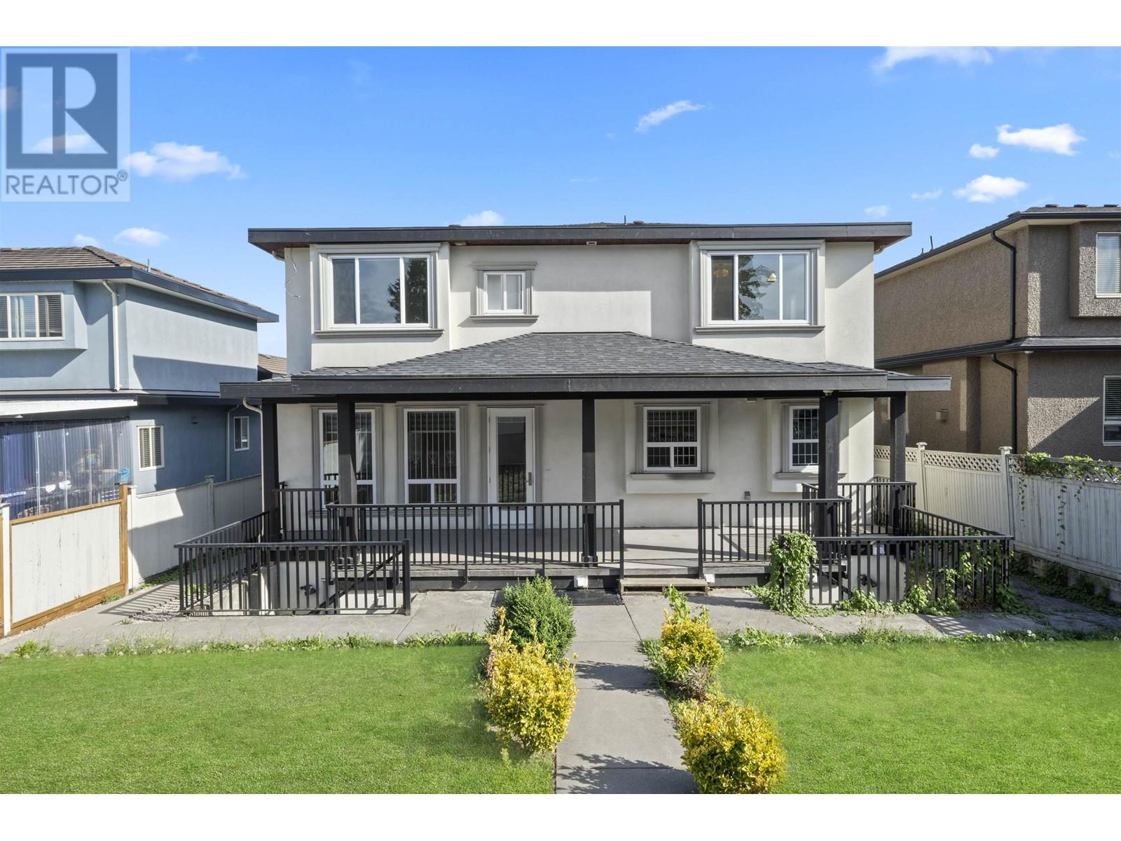 8051 12th Avenue, Burnaby, British Columbia  V3N 2K9 - Photo 3 - R2806220