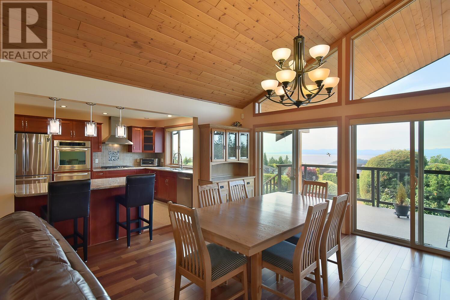 6371 Samron Road, Sechelt, British Columbia  V7Z 0N6 - Photo 10 - R2806366