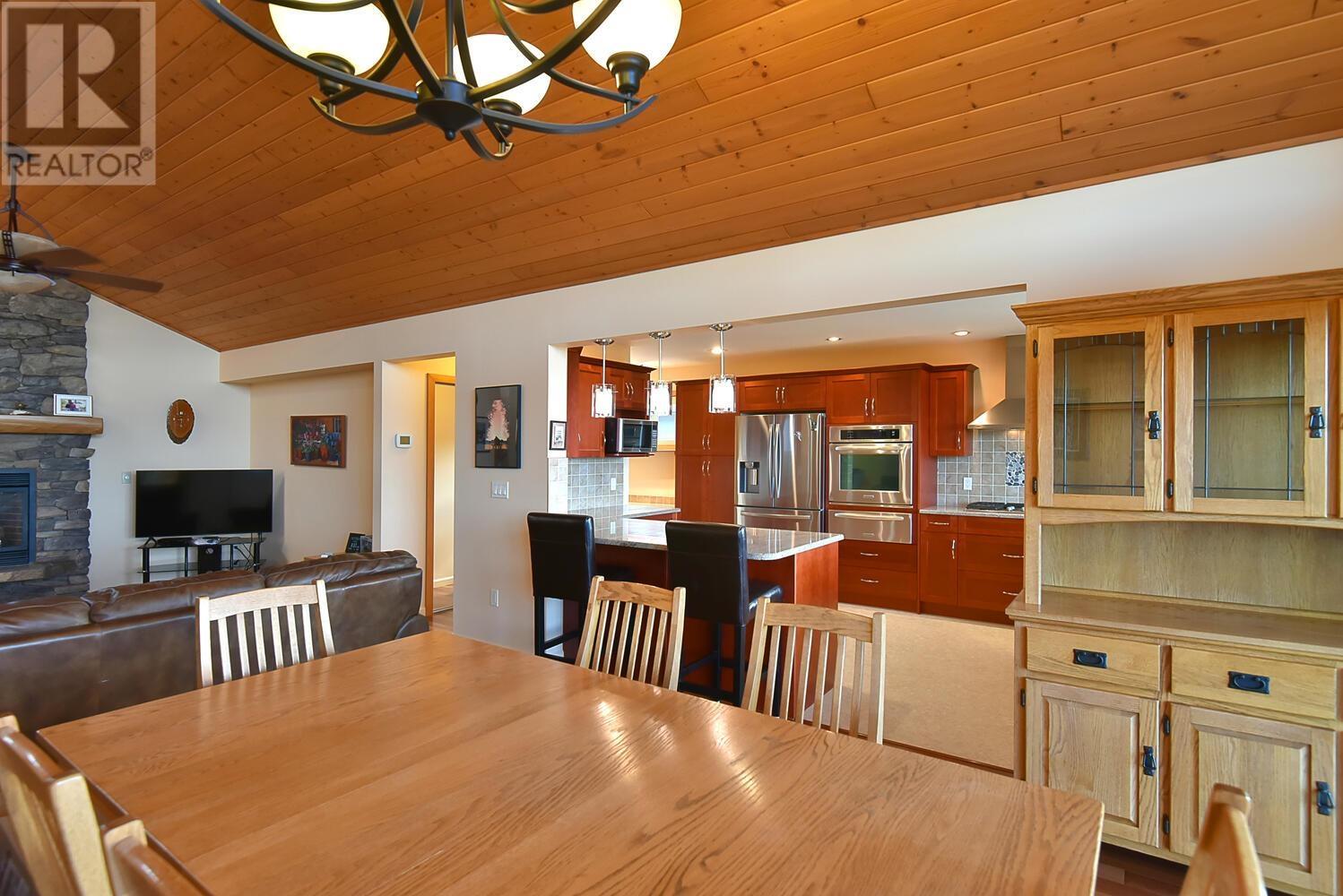 6371 Samron Road, Sechelt, British Columbia  V7Z 0N6 - Photo 16 - R2806366