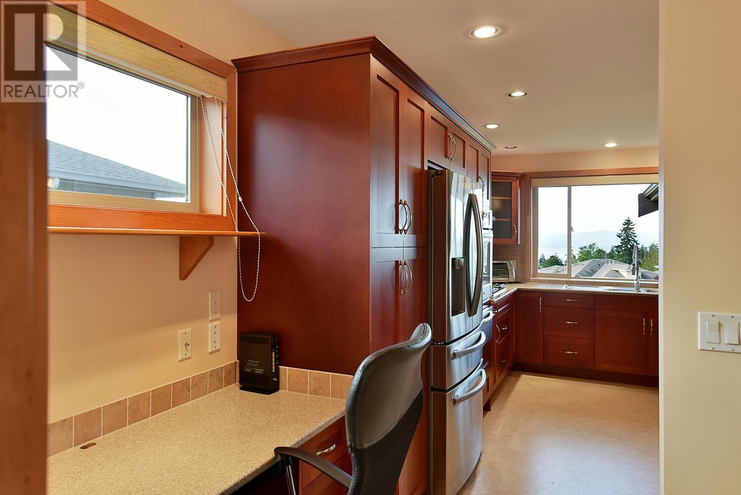6371 Samron Road, Sechelt, British Columbia  V7Z 0N6 - Photo 20 - R2806366