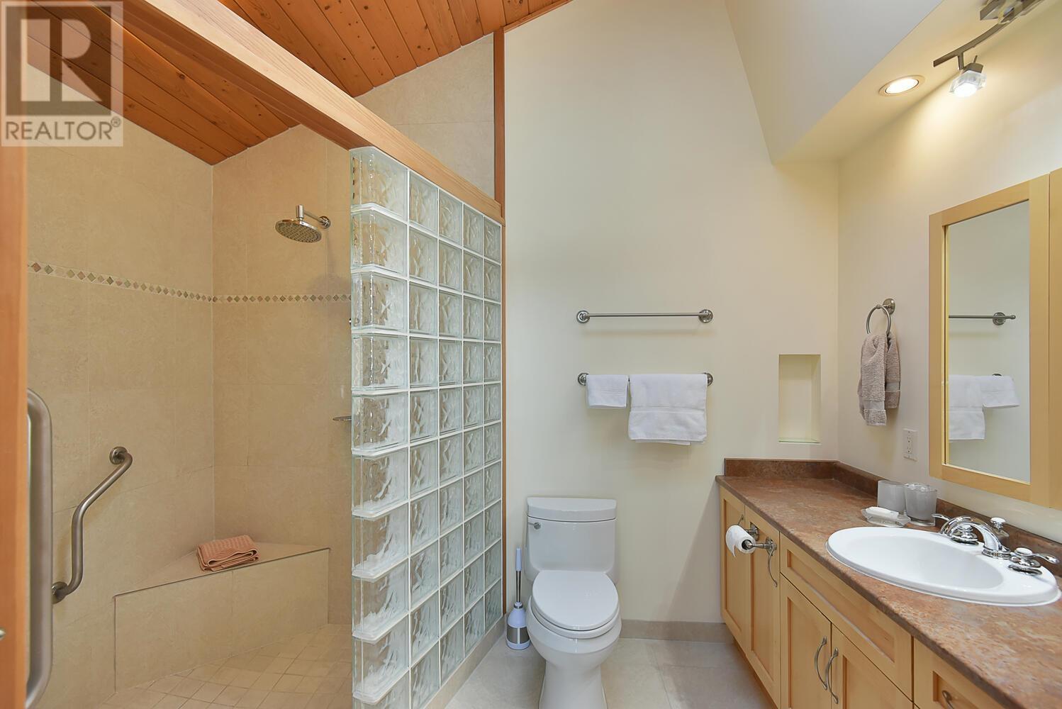 6371 Samron Road, Sechelt, British Columbia  V7Z 0N6 - Photo 23 - R2806366