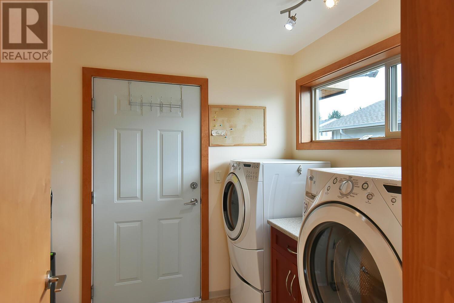 6371 Samron Road, Sechelt, British Columbia  V7Z 0N6 - Photo 28 - R2806366