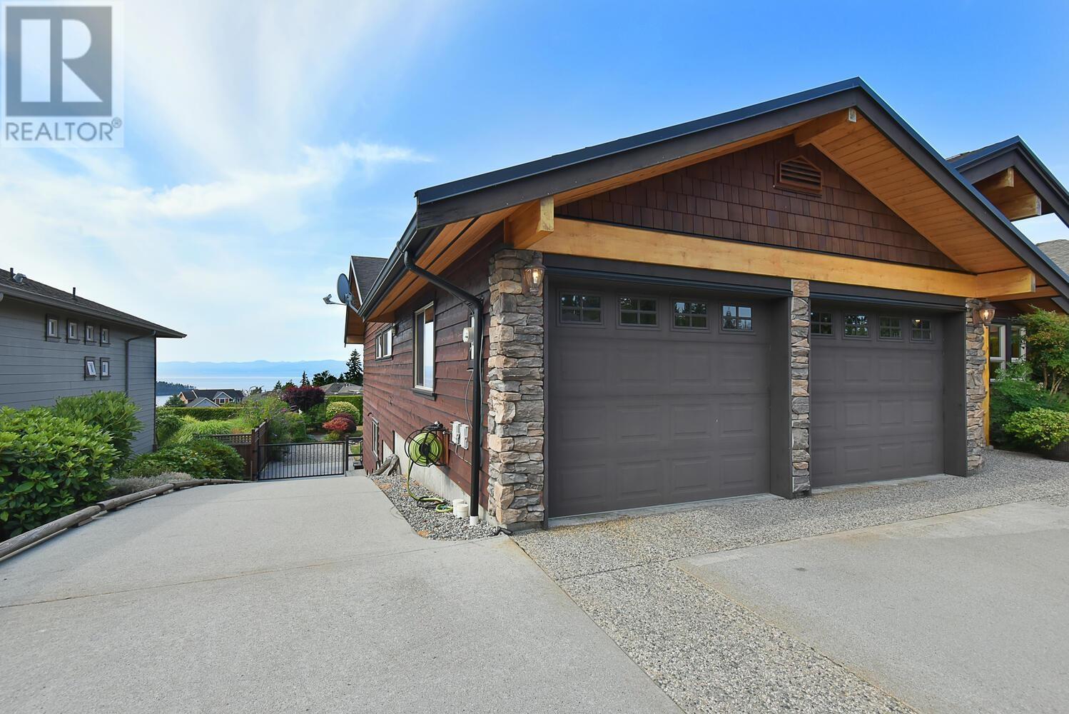 6371 Samron Road, Sechelt, British Columbia  V7Z 0N6 - Photo 4 - R2806366