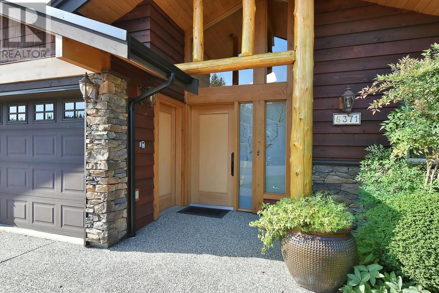 6371 Samron Road, Sechelt, British Columbia  V7Z 0N6 - Photo 5 - R2806366