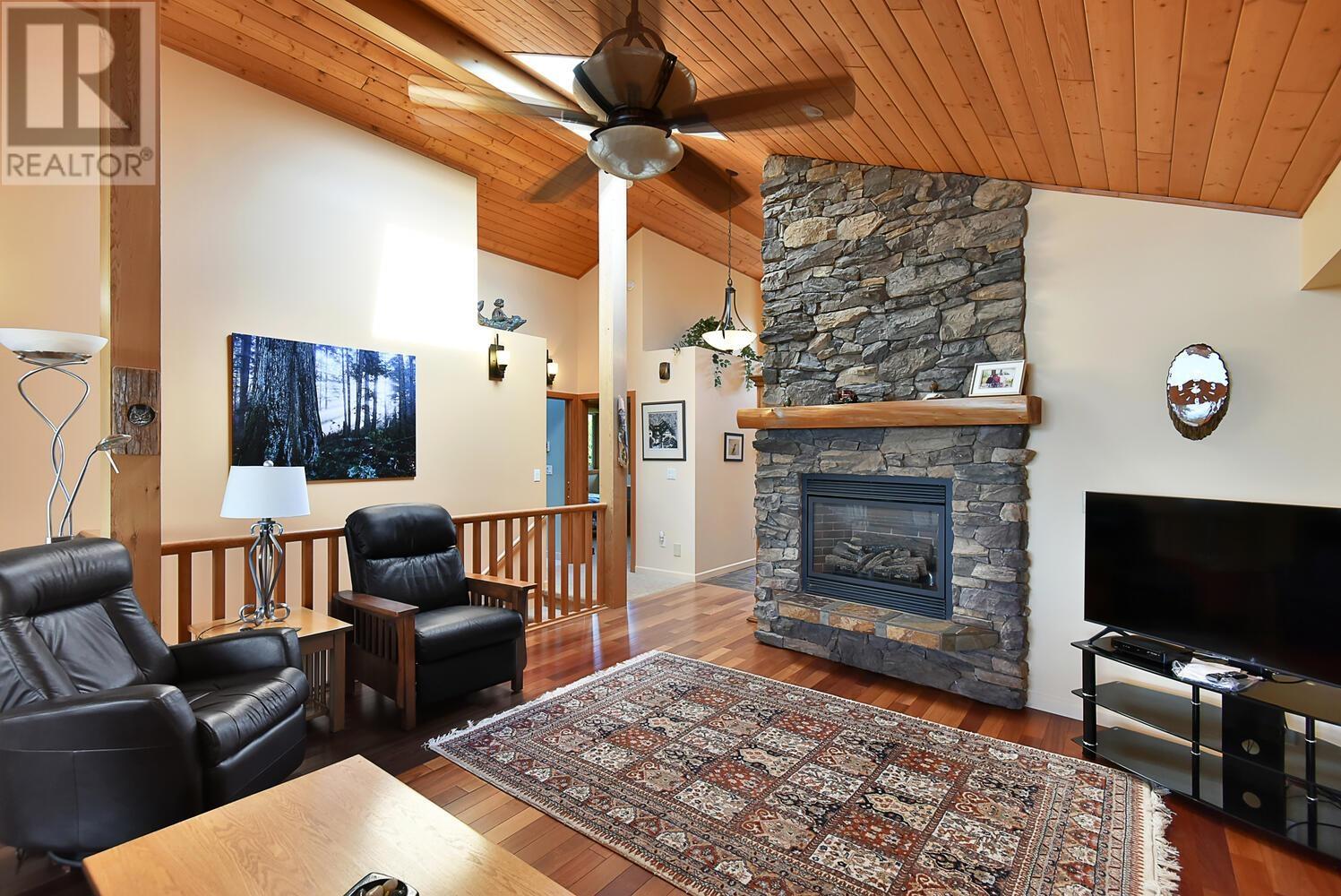 6371 Samron Road, Sechelt, British Columbia  V7Z 0N6 - Photo 8 - R2806366