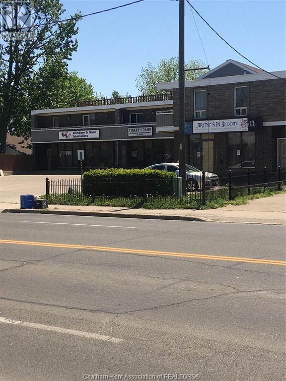 40 Richmond Street, Chatham, Ontario N7M 1N6 - Photo 3 - 23015822