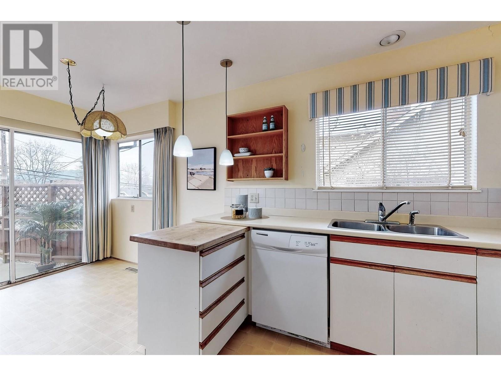 3845 W 14th Avenue, Vancouver, British Columbia  V6R 2X1 - Photo 11 - R2806213