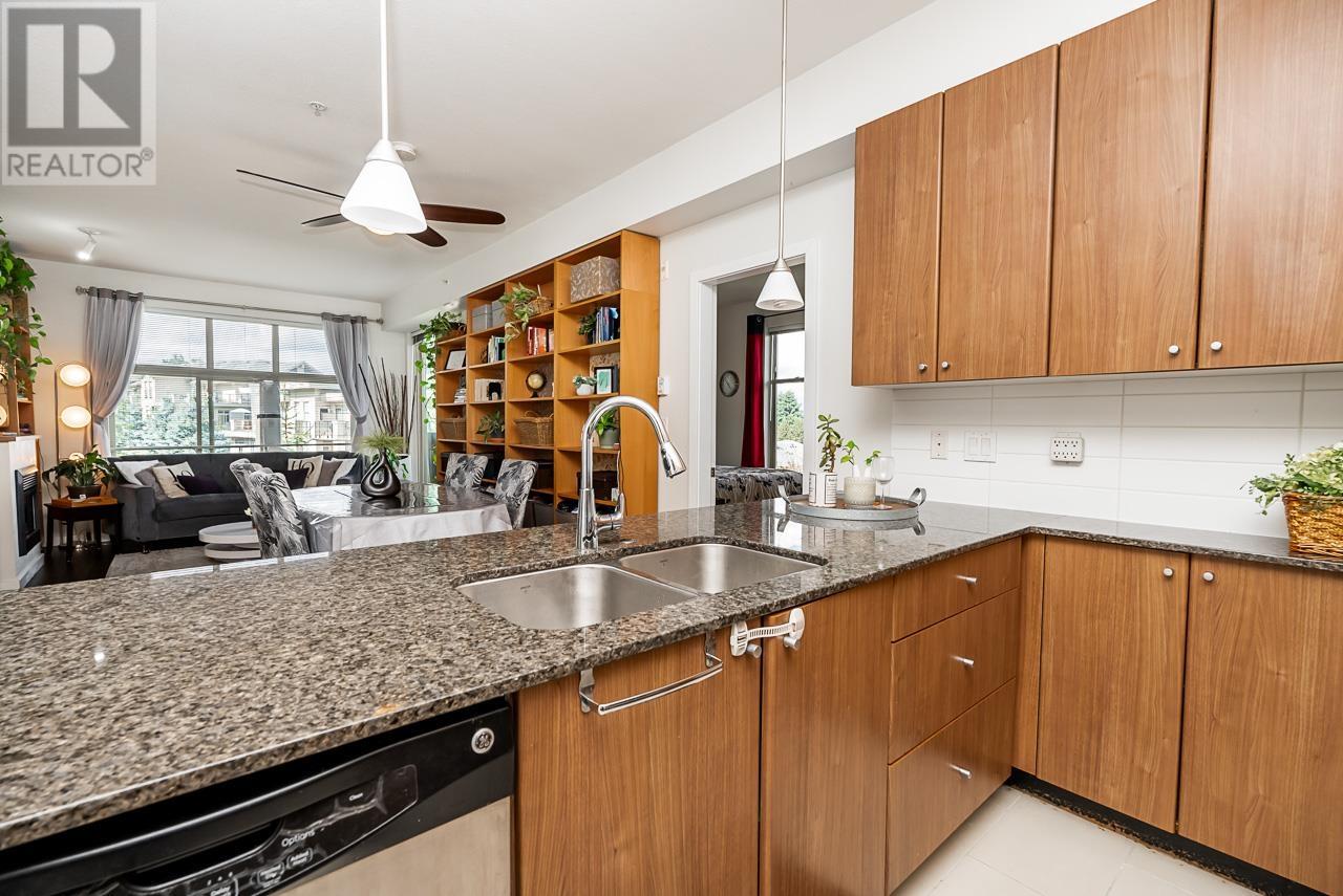 304 265 Ross Drive, New Westminster, British Columbia  V3L 0C8 - Photo 8 - R2803740