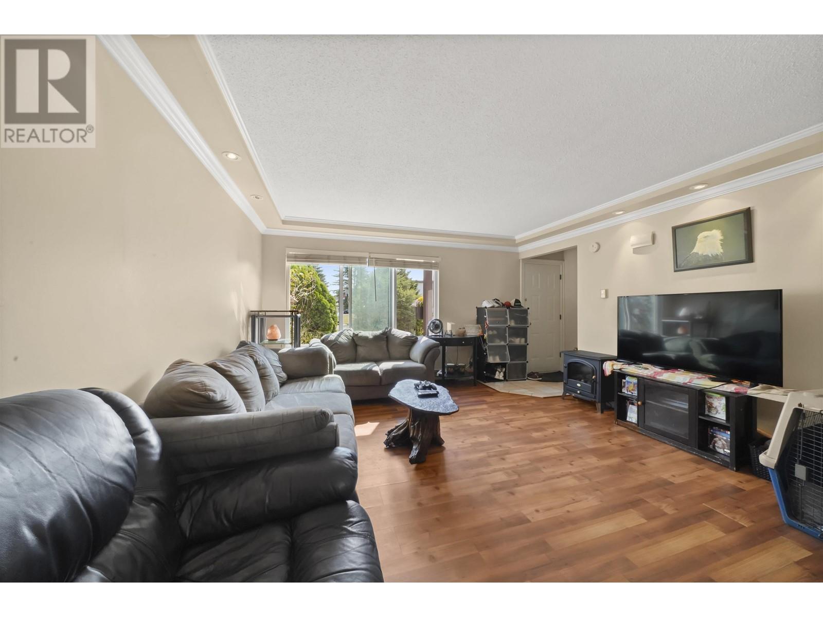 21460 Mayo Place, Maple Ridge, British Columbia  V2X 2K9 - Photo 5 - R2806438