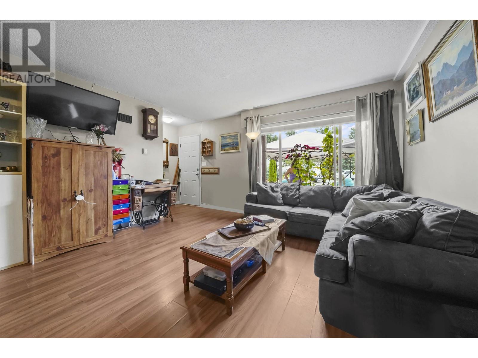 21466 Mayo Place, Maple Ridge, British Columbia  V2X 2K9 - Photo 4 - R2806439
