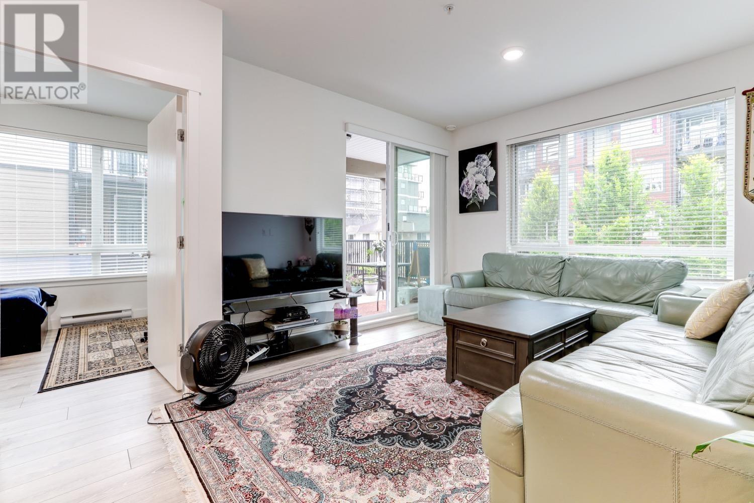 202 2382 Atkins Avenue, Port Coquitlam, British Columbia  V3C 0G7 - Photo 3 - R2806454