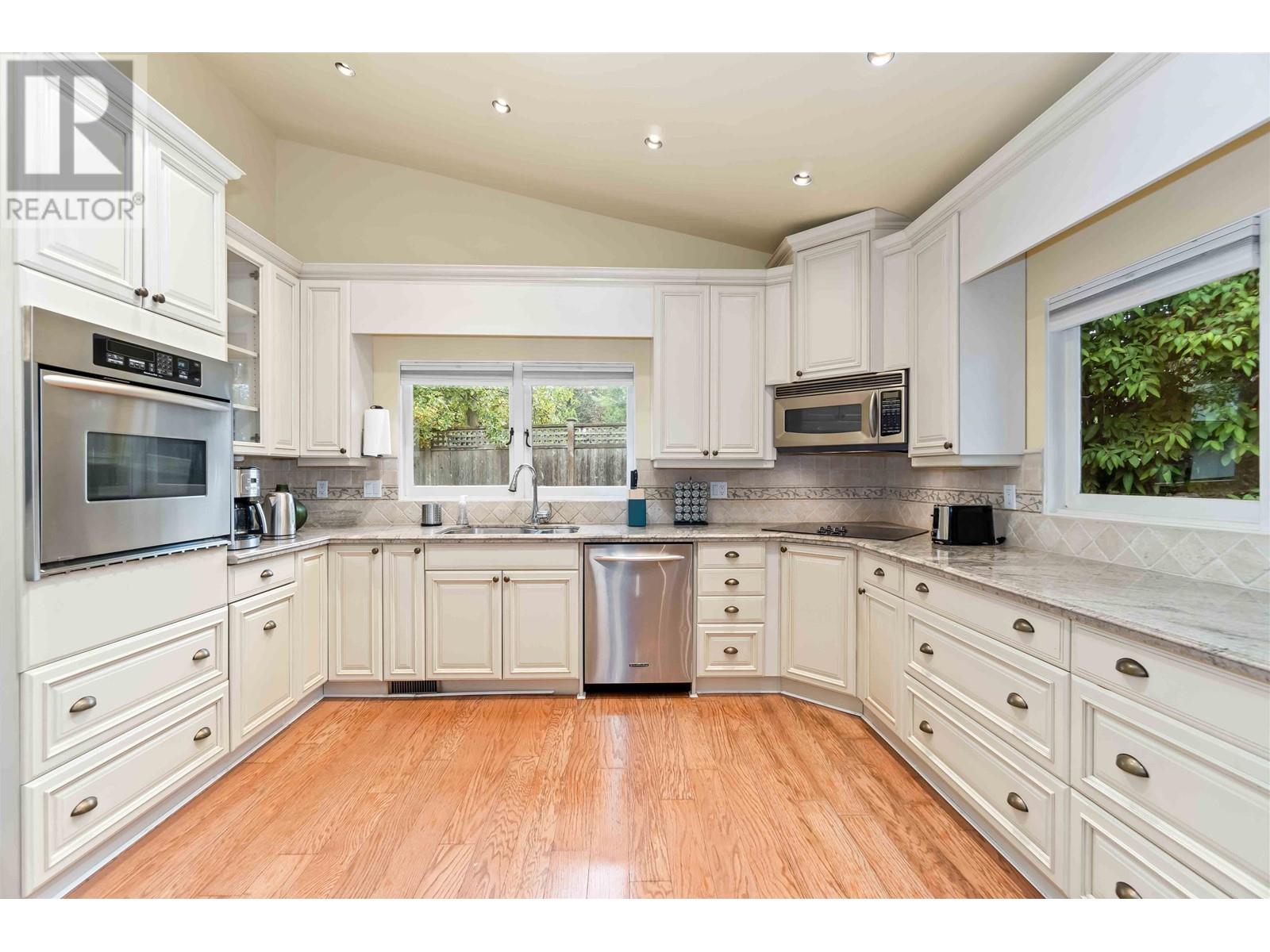 6137 Collingwood Place, Vancouver, British Columbia  V6N 1V2 - Photo 2 - R2801076
