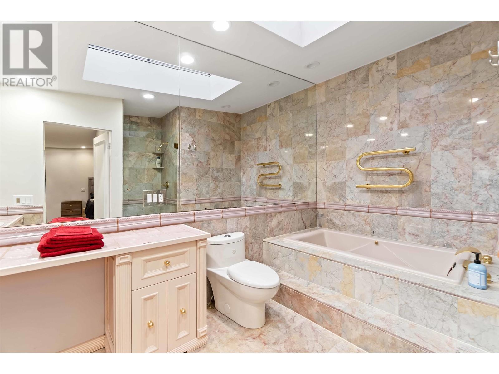 6137 Collingwood Place, Vancouver, British Columbia  V6N 1V2 - Photo 10 - R2801076