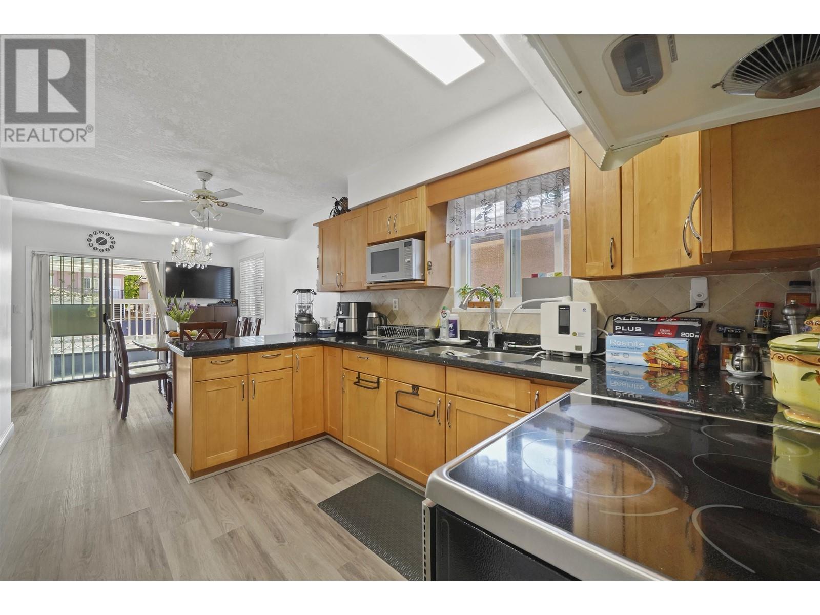 2374 E 33rd Avenue, Vancouver, British Columbia  V5R 2S3 - Photo 9 - R2778883