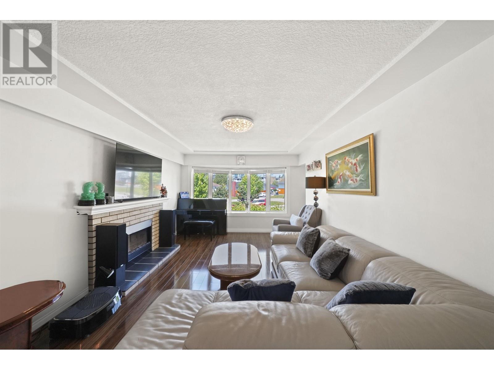2374 E 33RD AVENUE, vancouver, British Columbia