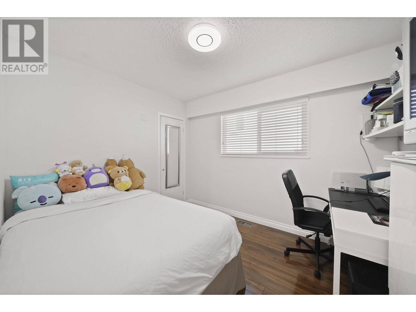 2374 E 33rd Avenue, Vancouver, British Columbia  V5R 2S3 - Photo 3 - R2778883