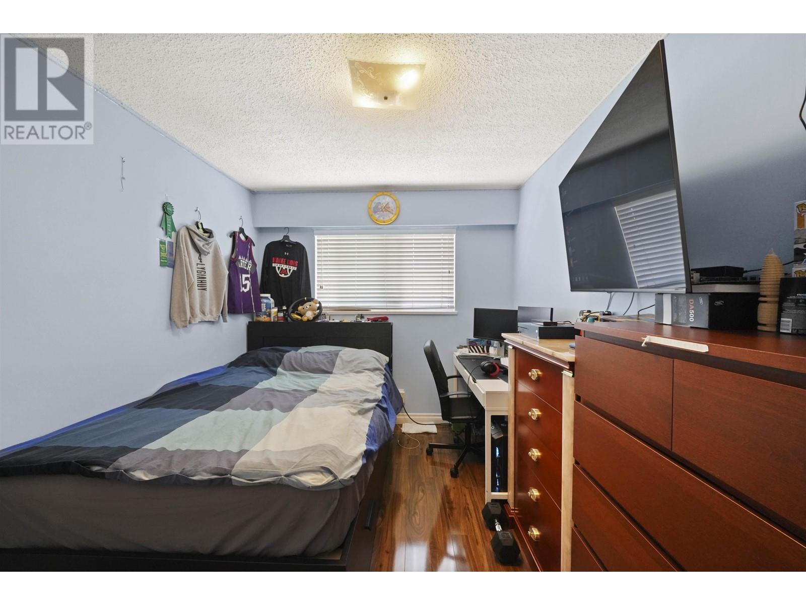 2374 E 33rd Avenue, Vancouver, British Columbia  V5R 2S3 - Photo 5 - R2778883