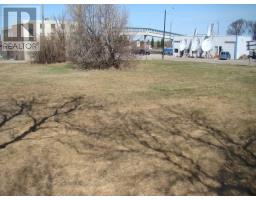 76,80,82 Queen ST, dryden, Ontario