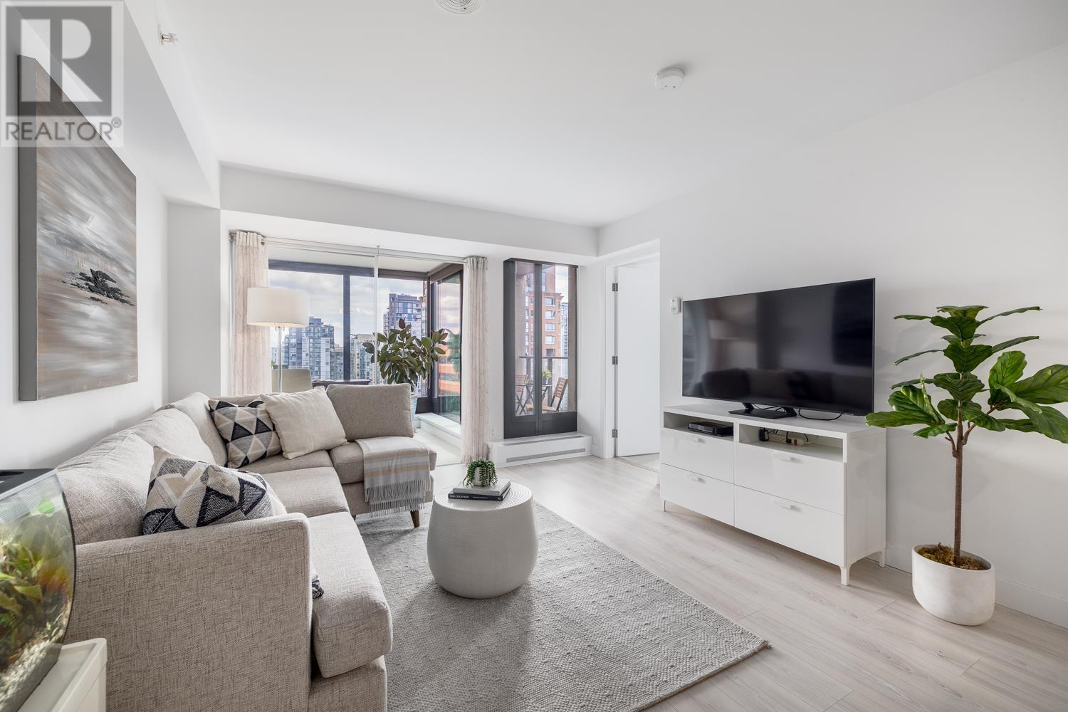 1904 1133 Hornby Street, Vancouver, British Columbia  V6Z 1W1 - Photo 1 - R2806583