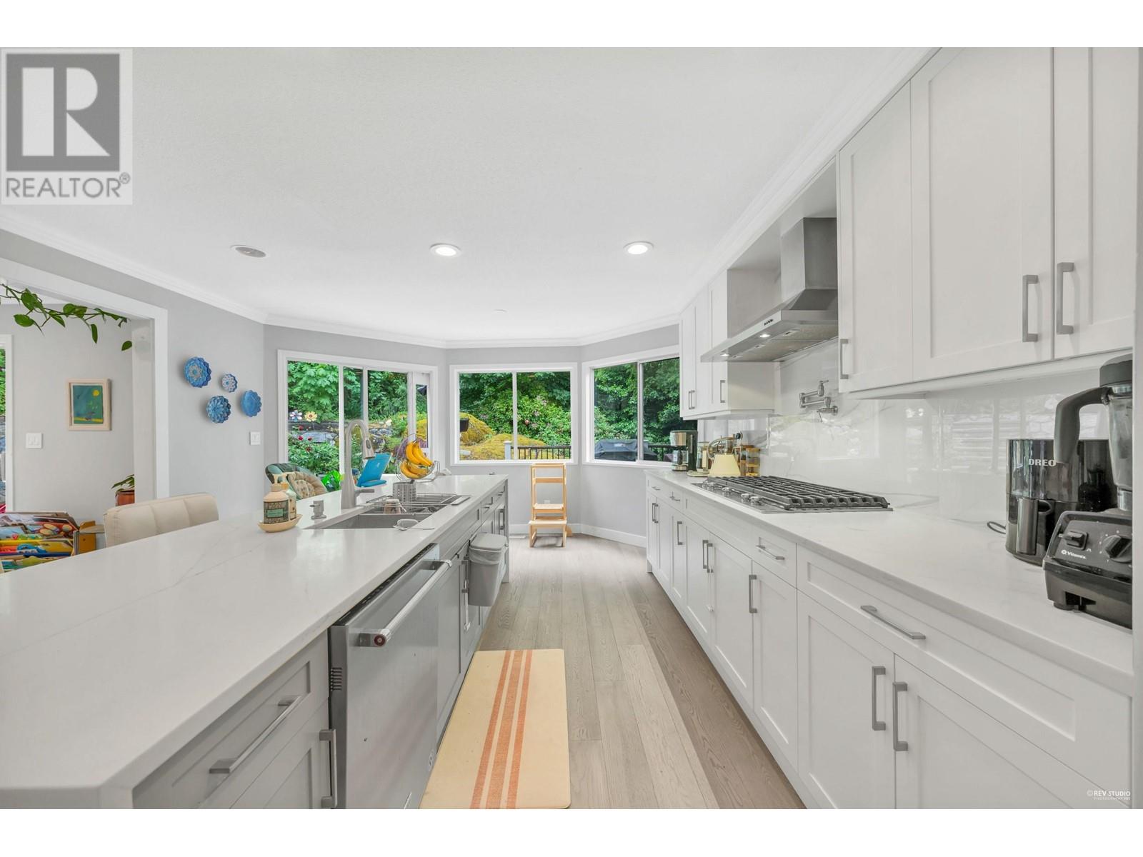 5367 Westhaven Wynd, West Vancouver, British Columbia  V7W 3E8 - Photo 8 - R2806685