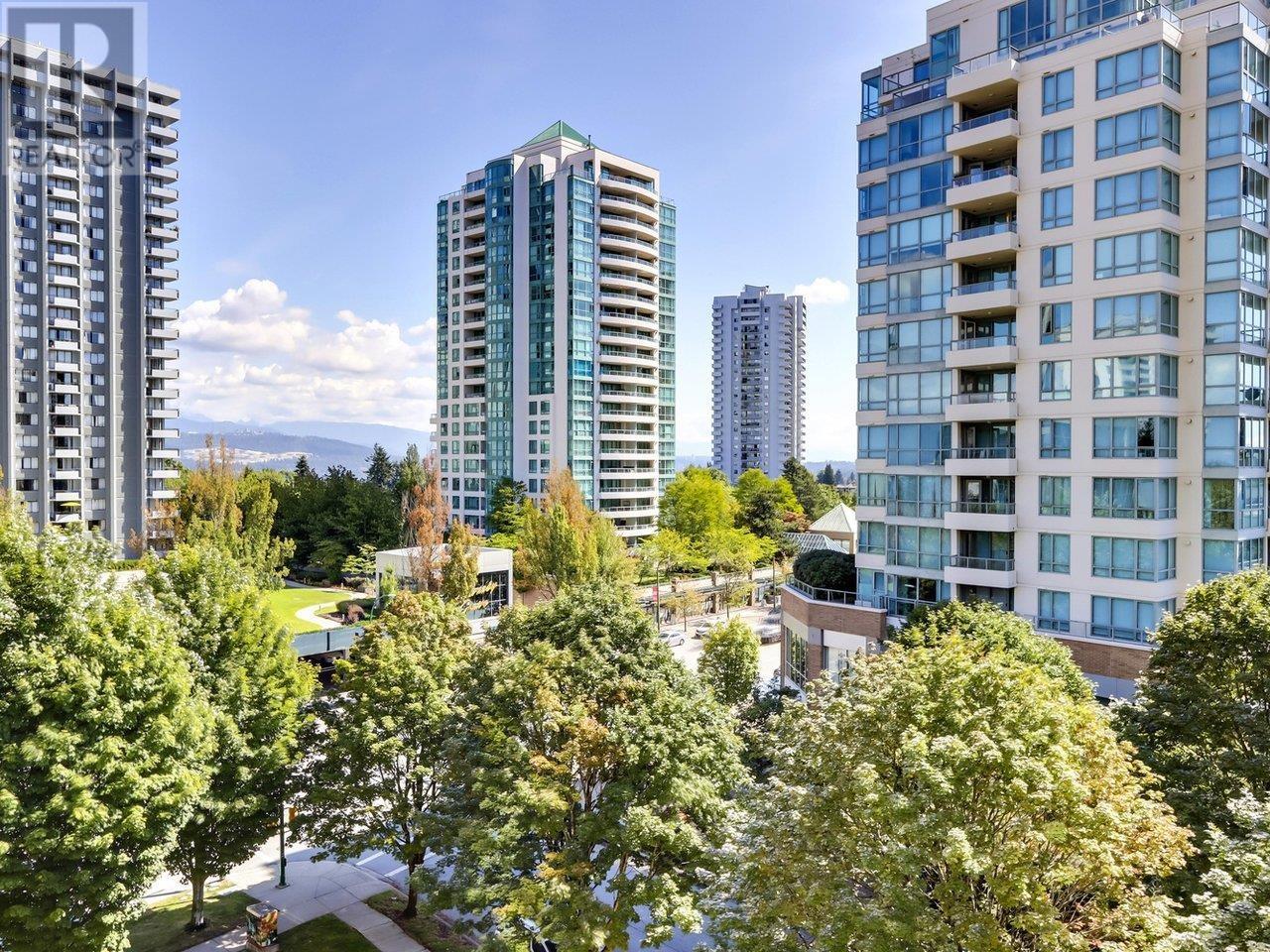 704 5885 Olive Avenue, Burnaby, British Columbia  V5H 4N8 - Photo 2 - R2806830