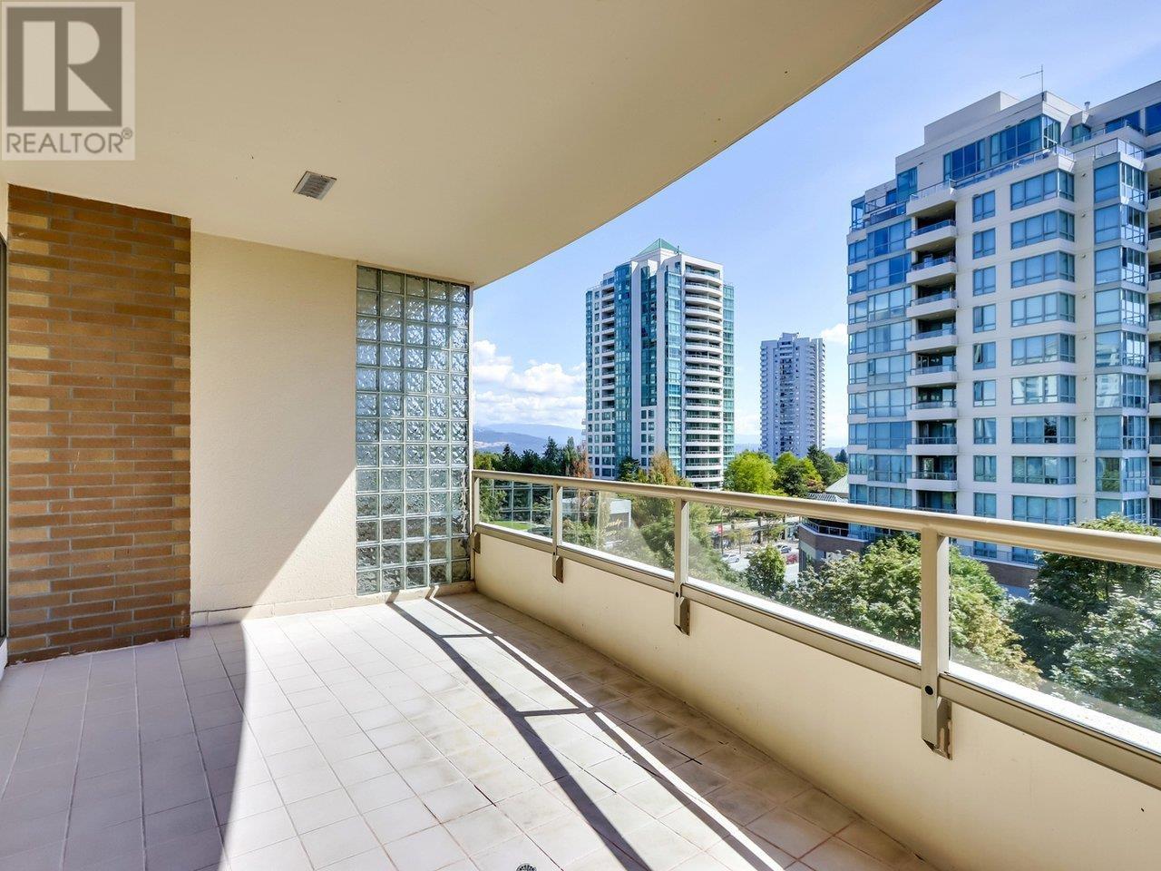 704 5885 Olive Avenue, Burnaby, British Columbia  V5H 4N8 - Photo 9 - R2806830