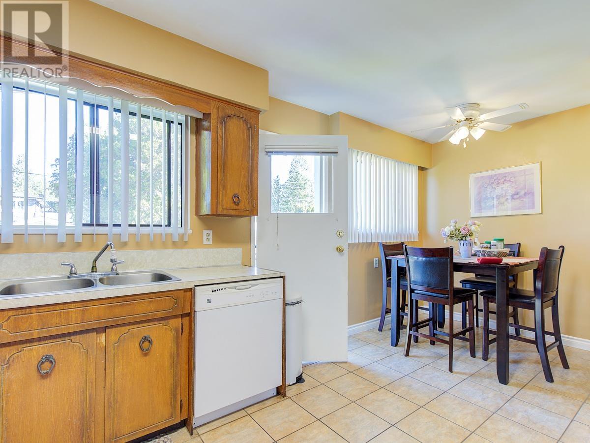 6815-6817 Halifax Street, Burnaby, British Columbia  V5B 2R4 - Photo 8 - R2806702