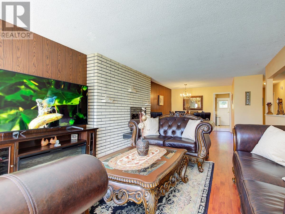6815-6817 Halifax Street, Burnaby, British Columbia  V5B 2R4 - Photo 13 - R2806702