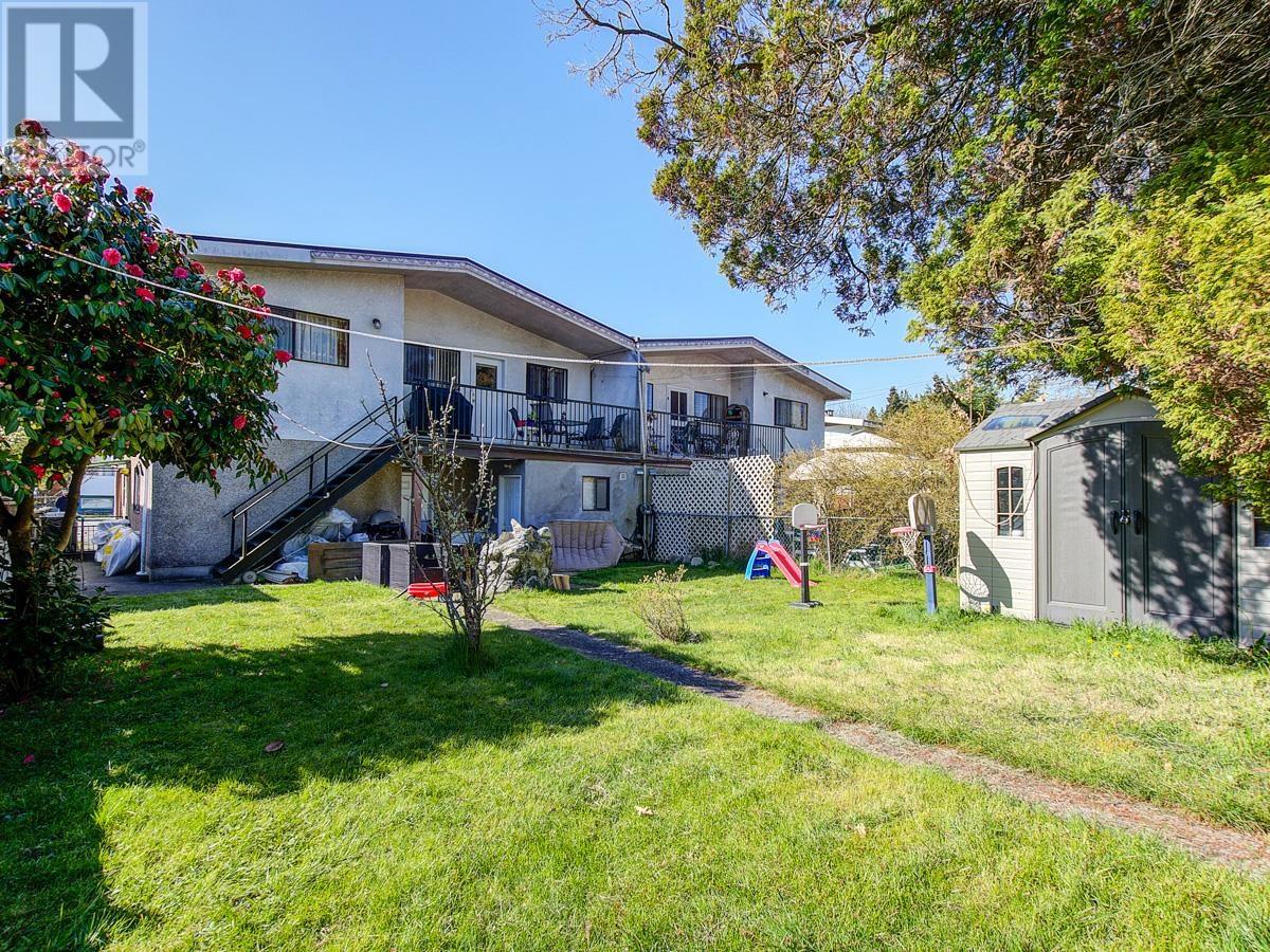 6815-6817 Halifax Street, Burnaby, British Columbia  V5B 2R4 - Photo 16 - R2806702