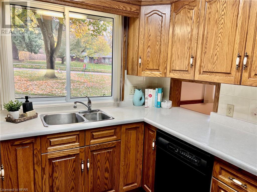 62 Delamere Avenue, Stratford, Ontario  N5A 4Z5 - Photo 11 - 40468448